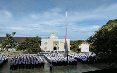 UPACARA HARI PAHLAWAN DI MTs NEGERI 3 BOGOR: MOMEN REFLEKSI DAN APRESIASI PRESTASI PESERTA DIDIK