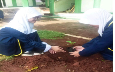 AYO MENANAM POHON !
